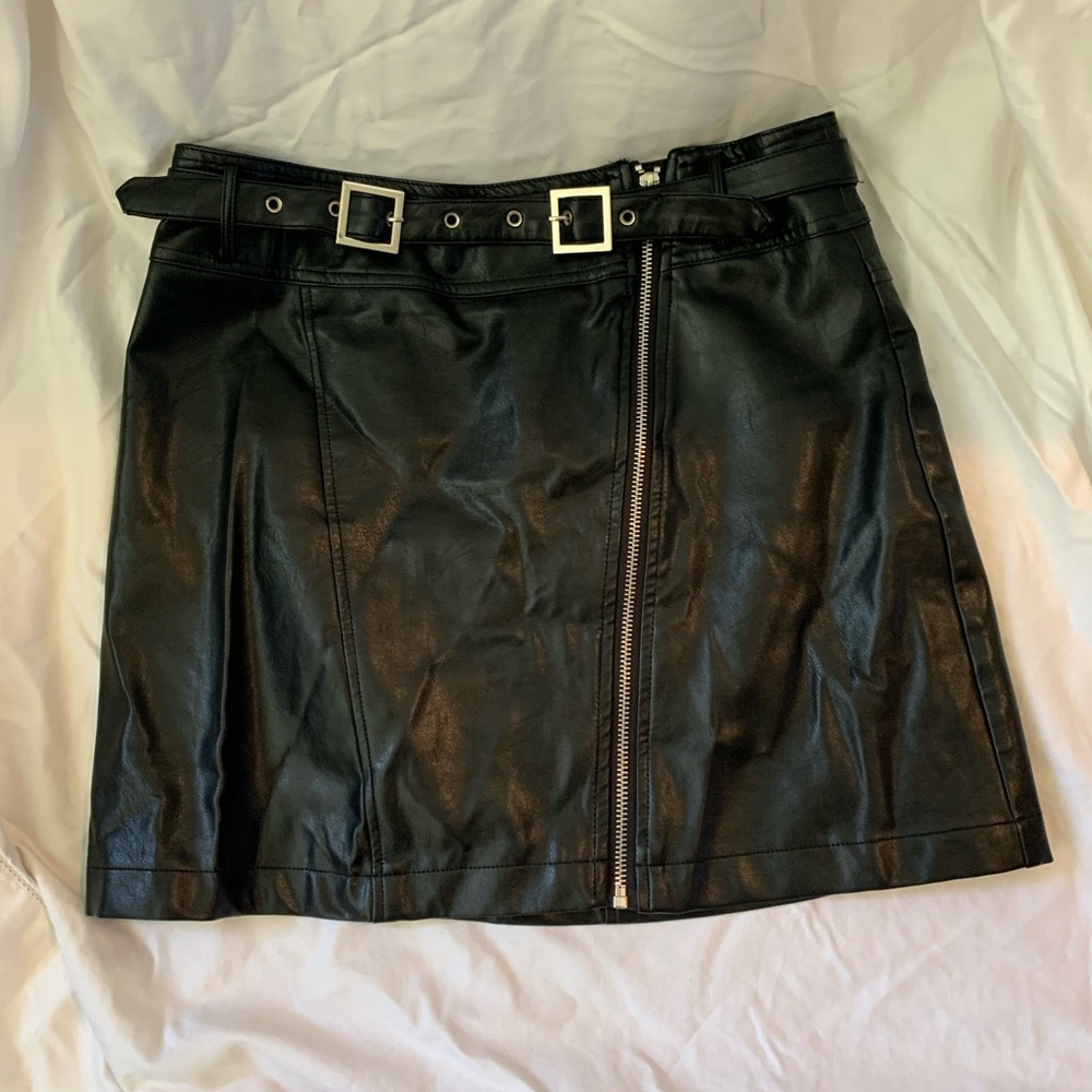 Forever 21 faux leather skirt